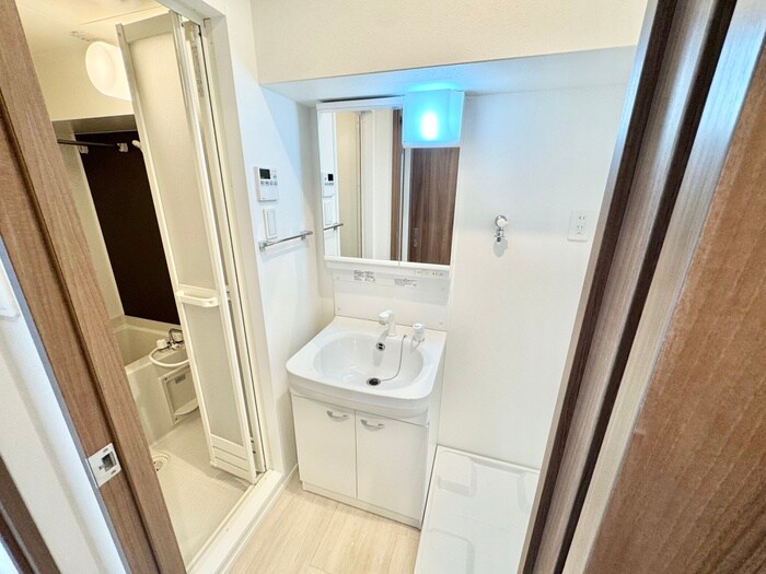 物件内観写真11　(洗面)