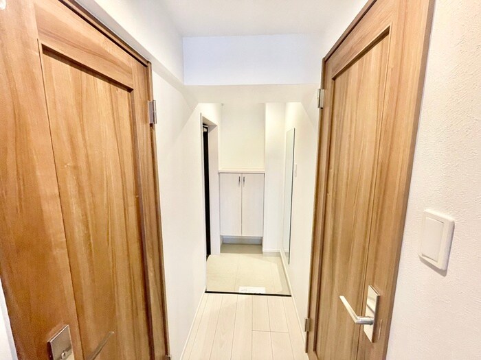 物件内観写真12　(玄関)