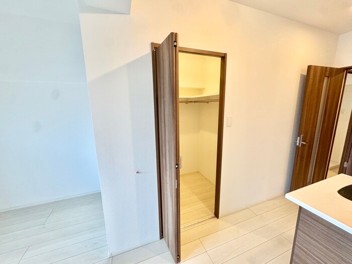 物件内観写真13　(収納)