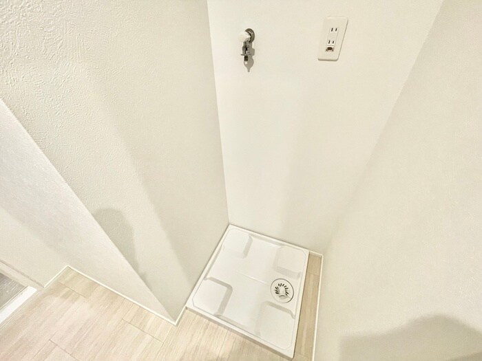 物件内観写真16　(洗濯機置場)