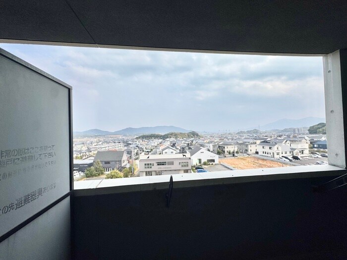 物件内観写真16　(室内からの展望)