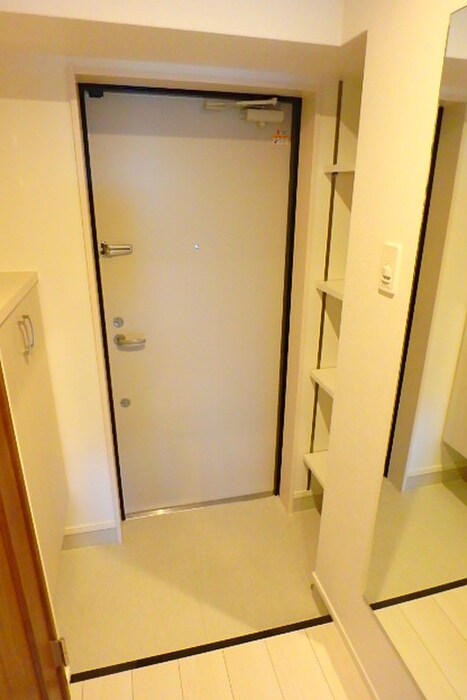 物件内観写真18　(玄関)