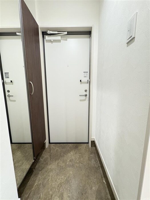 物件内観写真16　(玄関)