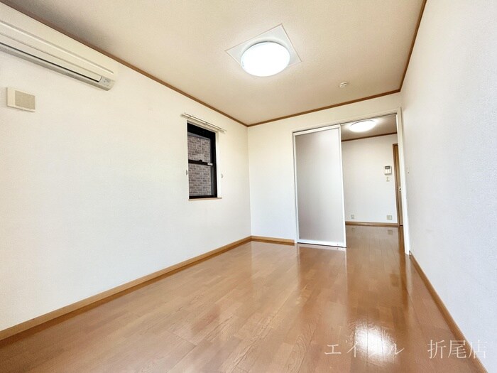 物件内観写真4　(居室)