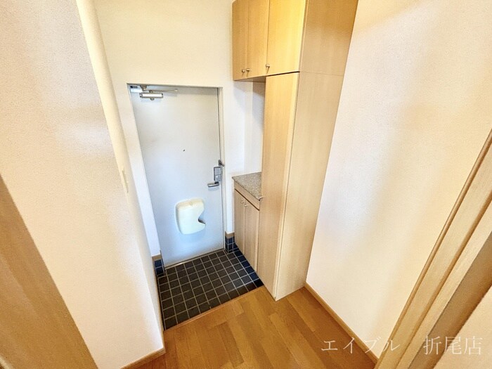 物件内観写真11　(玄関)