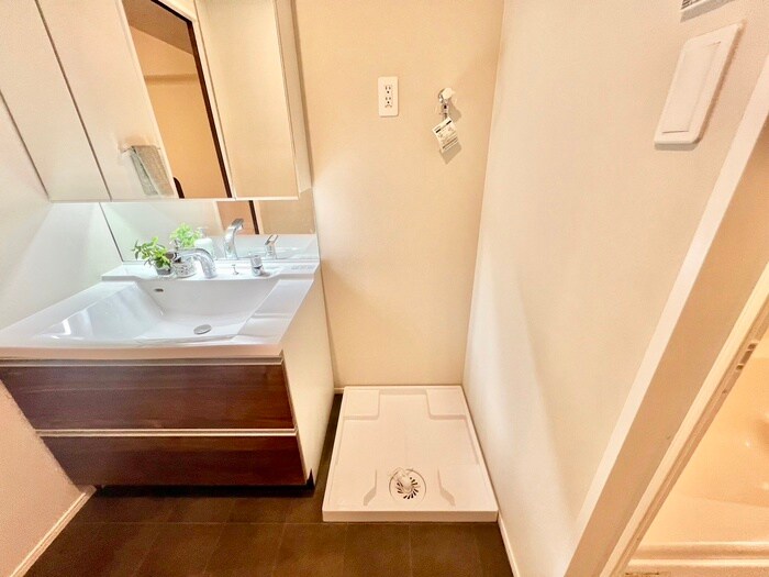 物件内観写真14　(洗濯機置場)