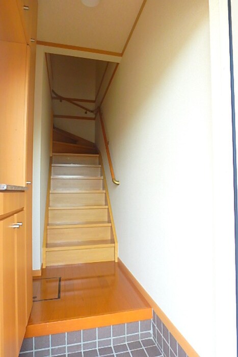 物件内観写真13　(玄関)