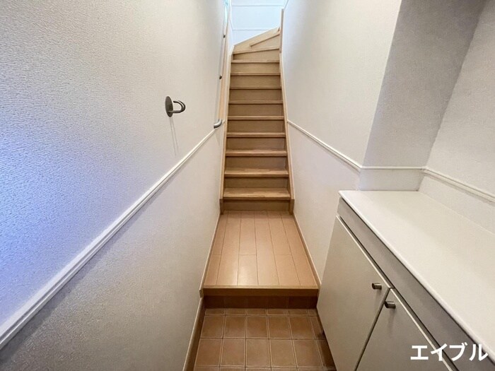 物件内観写真12　(玄関)