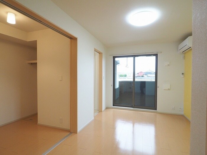 物件内観写真9　(居室)