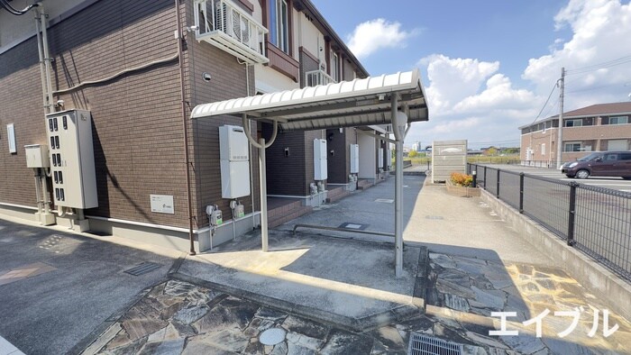 物件外観写真3　(駐輪場)