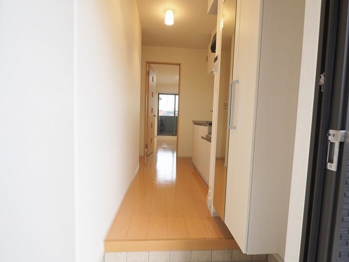 物件内観写真15　(玄関)