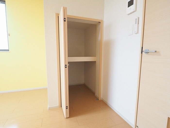 物件内観写真17　(収納)