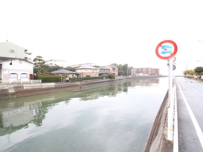 物件外観写真6　(周辺環境)