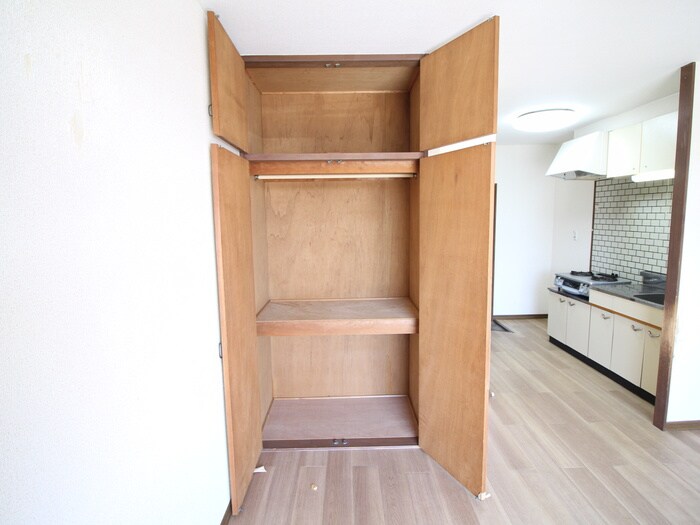 物件内観写真15　(収納)