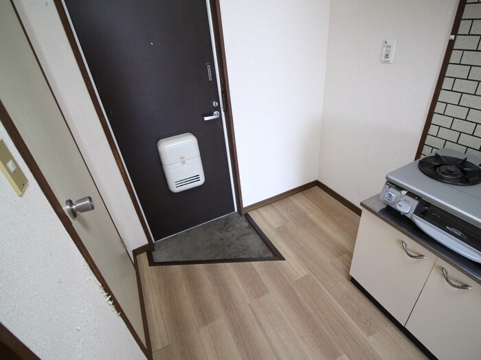 物件内観写真18　(玄関)
