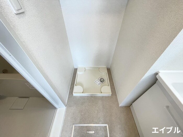 物件内観写真11　(洗濯機置場)