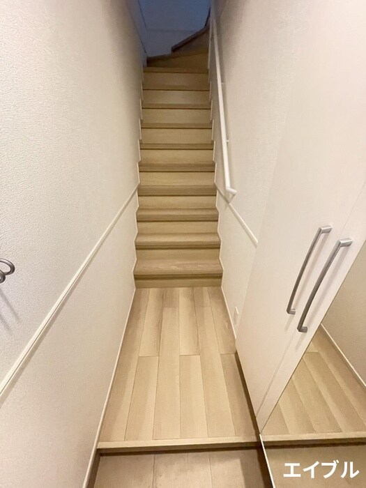 物件内観写真13　(玄関)