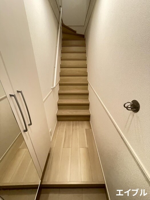 物件内観写真13　(玄関)