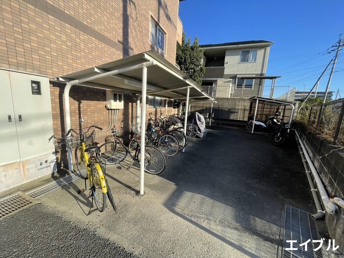 物件外観写真2　(駐輪場)