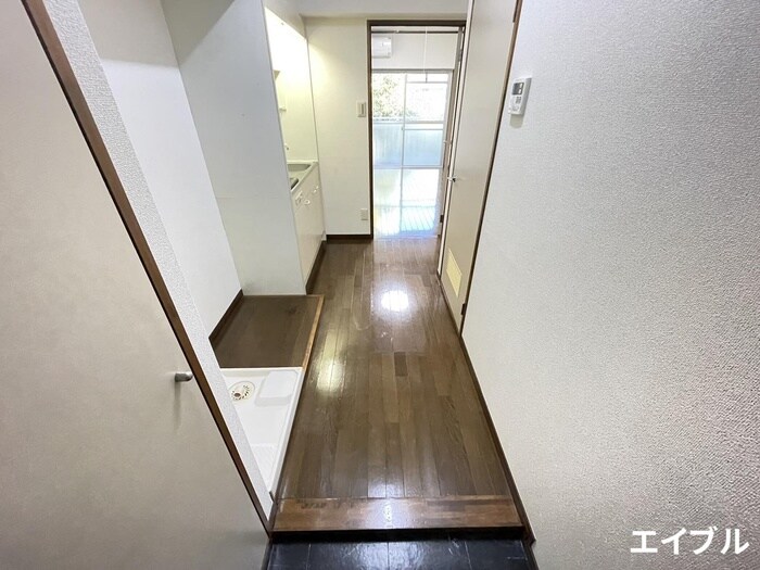 物件内観写真17　(玄関)