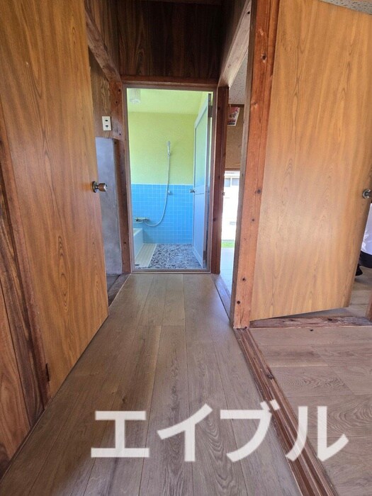 物件内観写真13　(廊下)