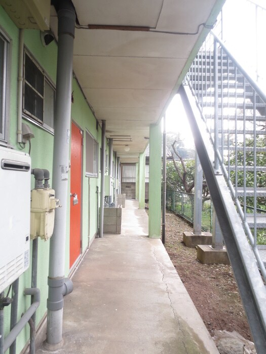 物件外観写真2　(エントランス部分)