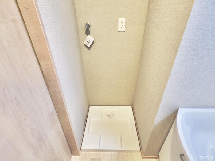 物件内観写真17　(洗濯機置場)