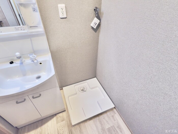 物件内観写真17　(洗濯機置場)