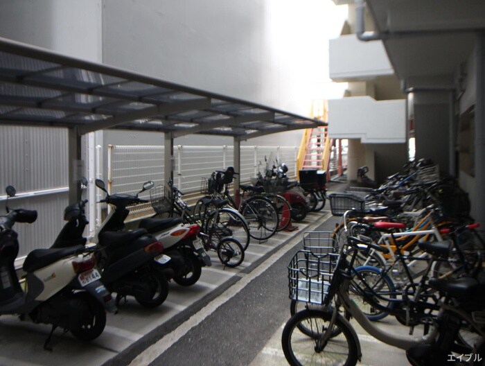 物件外観写真3　(駐輪場)