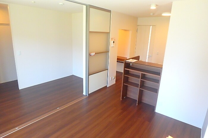 物件内観写真3　(居室)