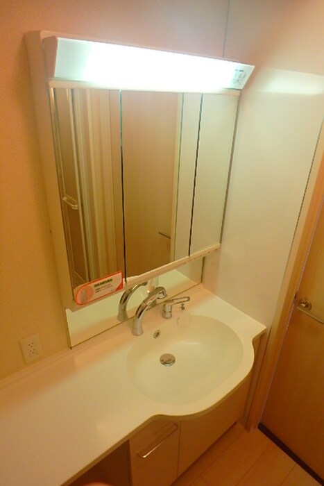 物件内観写真8　(洗面)