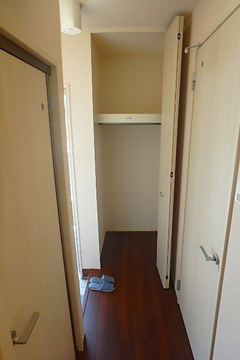 物件内観写真14　(廊下)