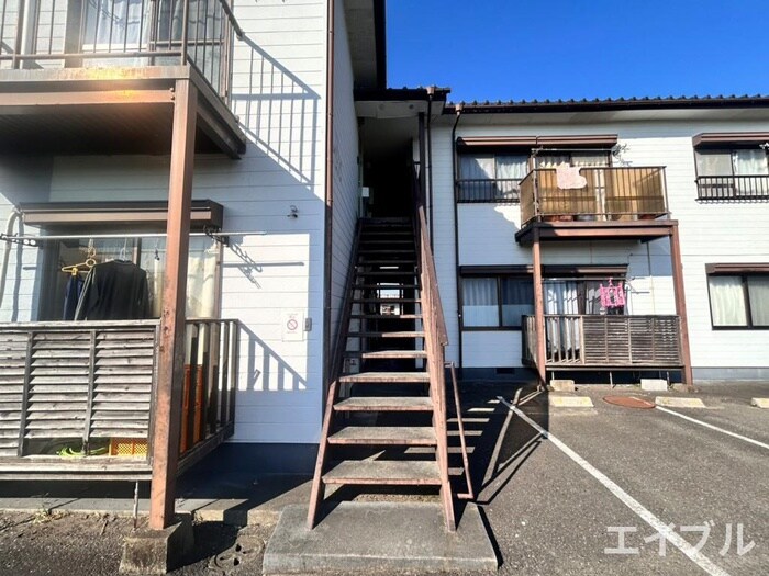 物件外観写真3　(エントランス部分)