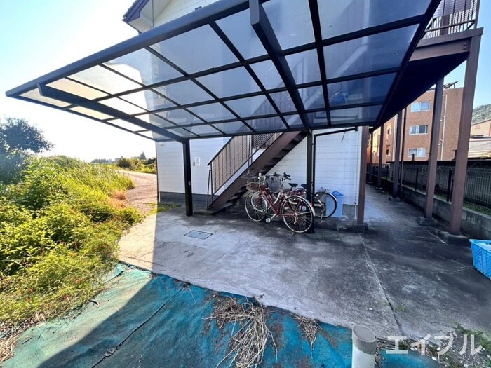 物件外観写真4　(駐輪場)