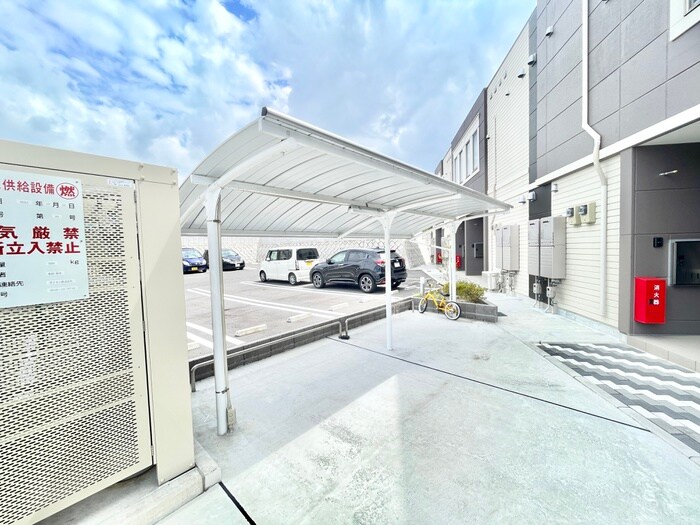 物件外観写真3　(駐輪場)