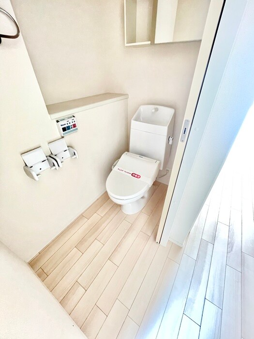 物件内観写真8　(トイレ)