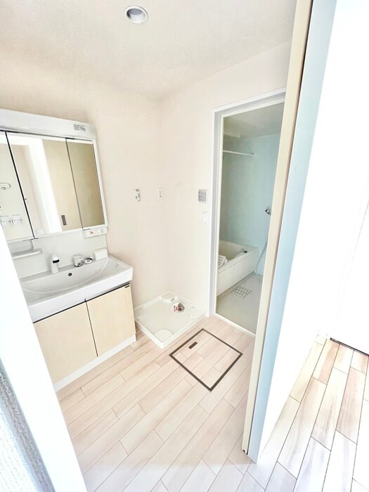 物件内観写真17　(洗濯機置場)