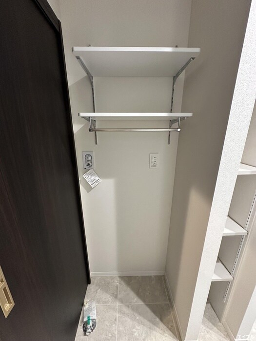 物件内観写真14　(洗濯機置場)