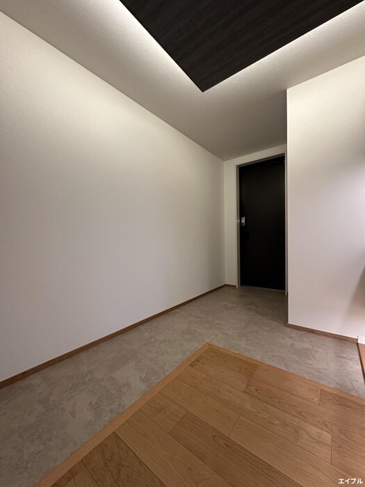 物件内観写真18　(玄関)