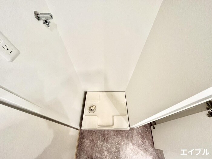 物件内観写真5　(洗濯機置場)