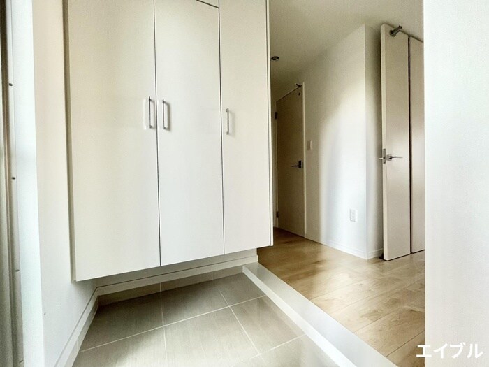 物件内観写真7　(玄関)