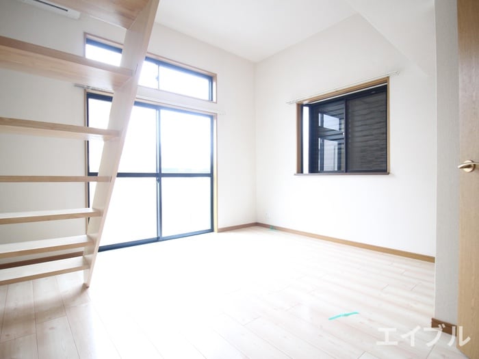 物件内観写真11　(室内からの展望)