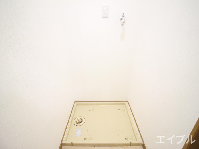 物件内観写真14　(洗濯機置場)