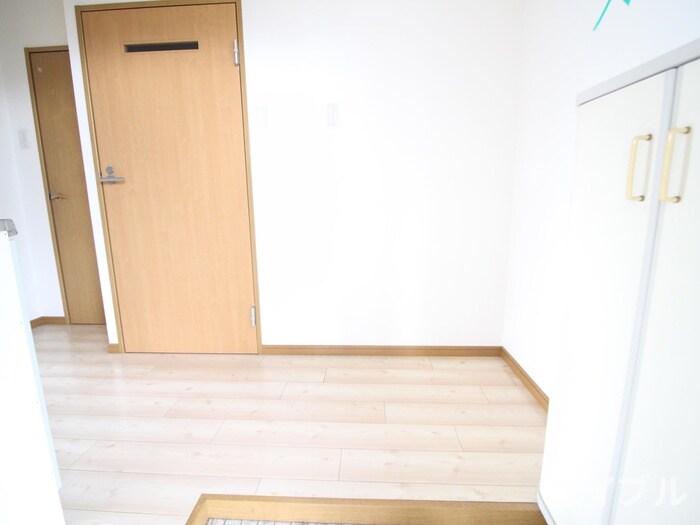 物件内観写真18　(廊下)