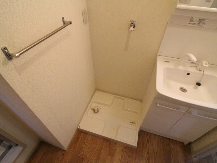 物件内観写真14　(洗濯機置場)