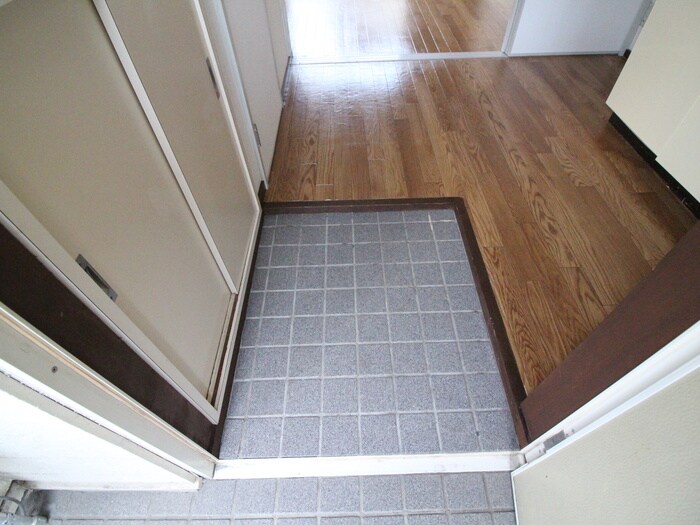 物件内観写真19　(玄関)