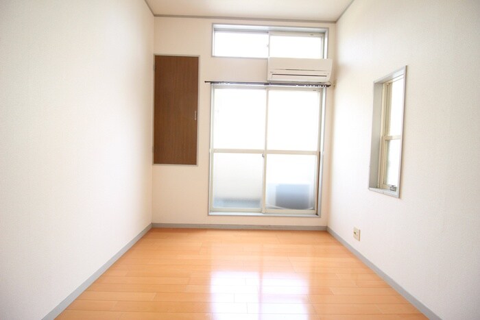 物件内観写真7　(居室)