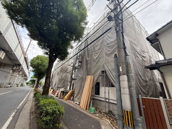 建築中