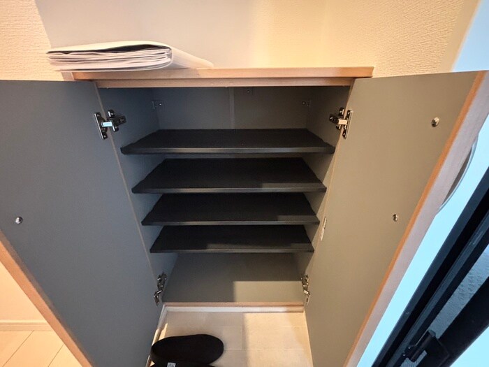 物件内観写真8　(靴箱)