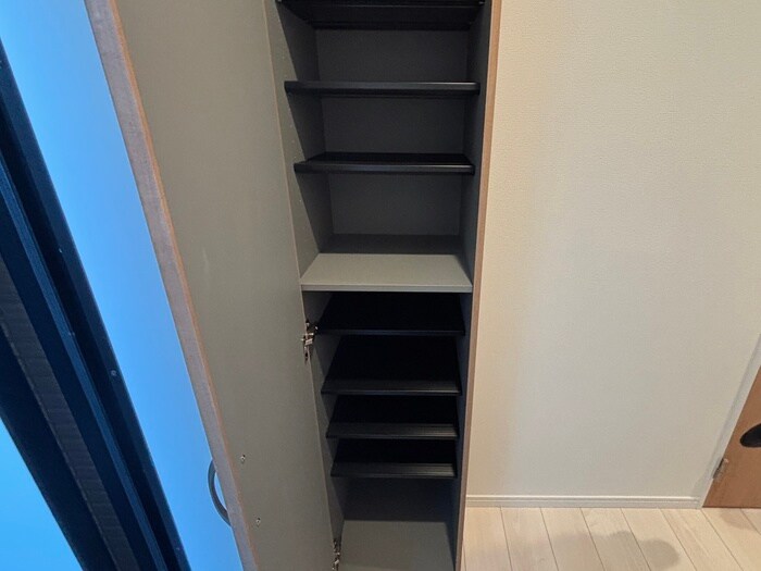 物件内観写真8　(靴箱)